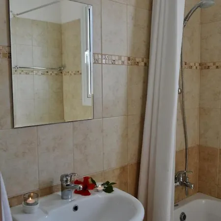 Βίλα Beautiful With Private Pool, 1231 *