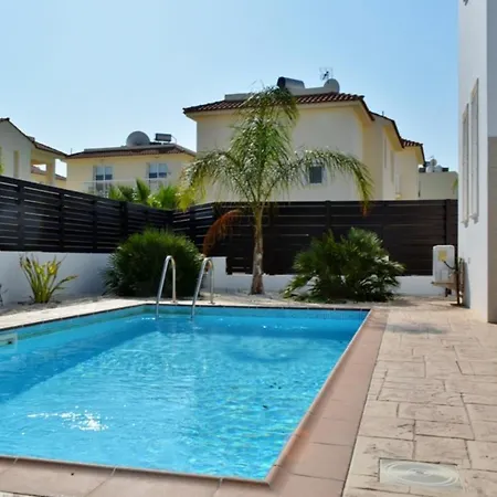 Beautiful With Private Pool, 1231 * Paralimni